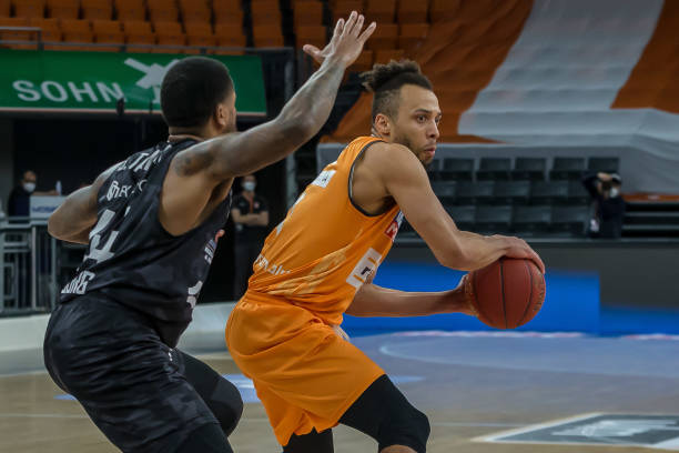 由于巴萨处 由于巴萨处