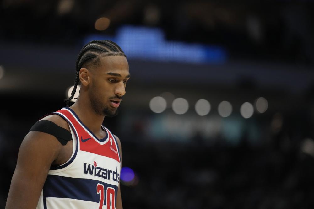 并探讨伊尼 并探讨伊尼